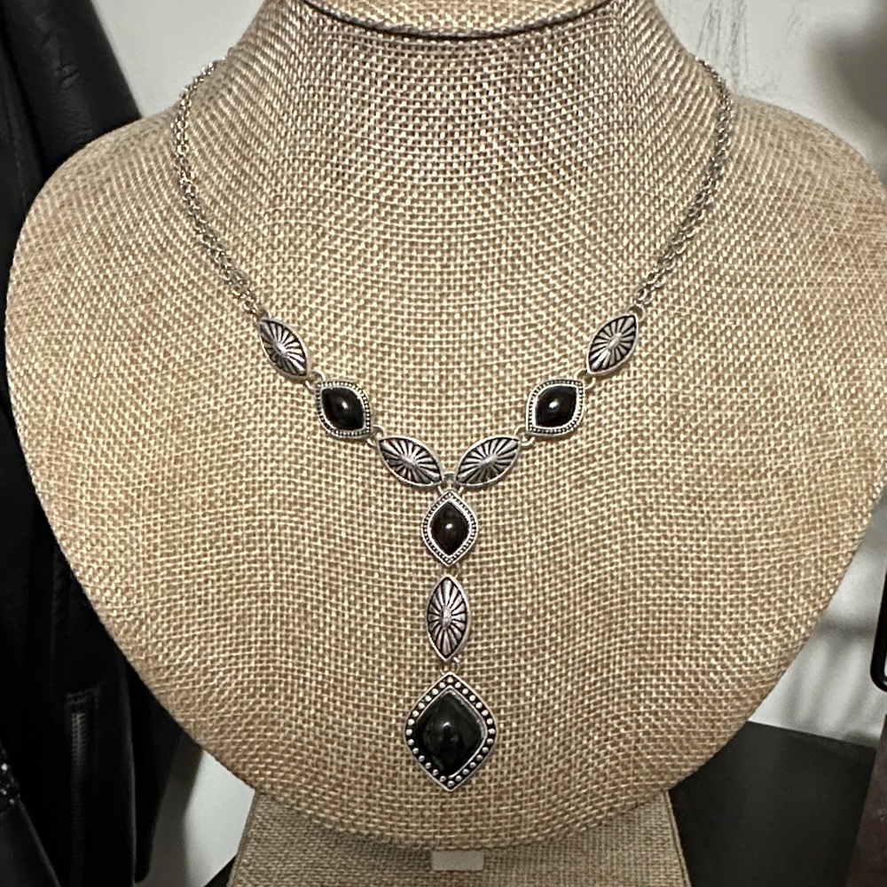 1928 Silver and Black Leaf Necklace